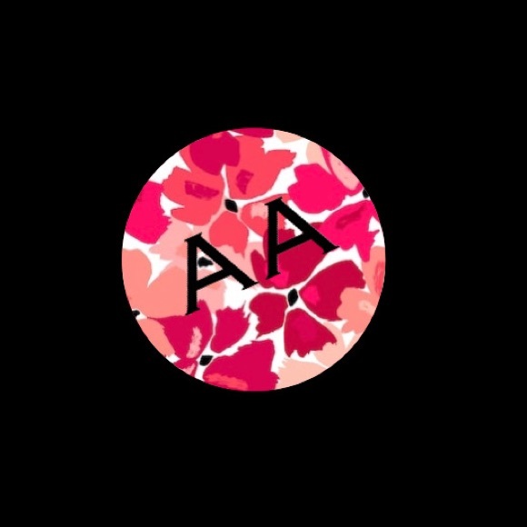 Meet your Posher, Andrea - Picture 1 of 1